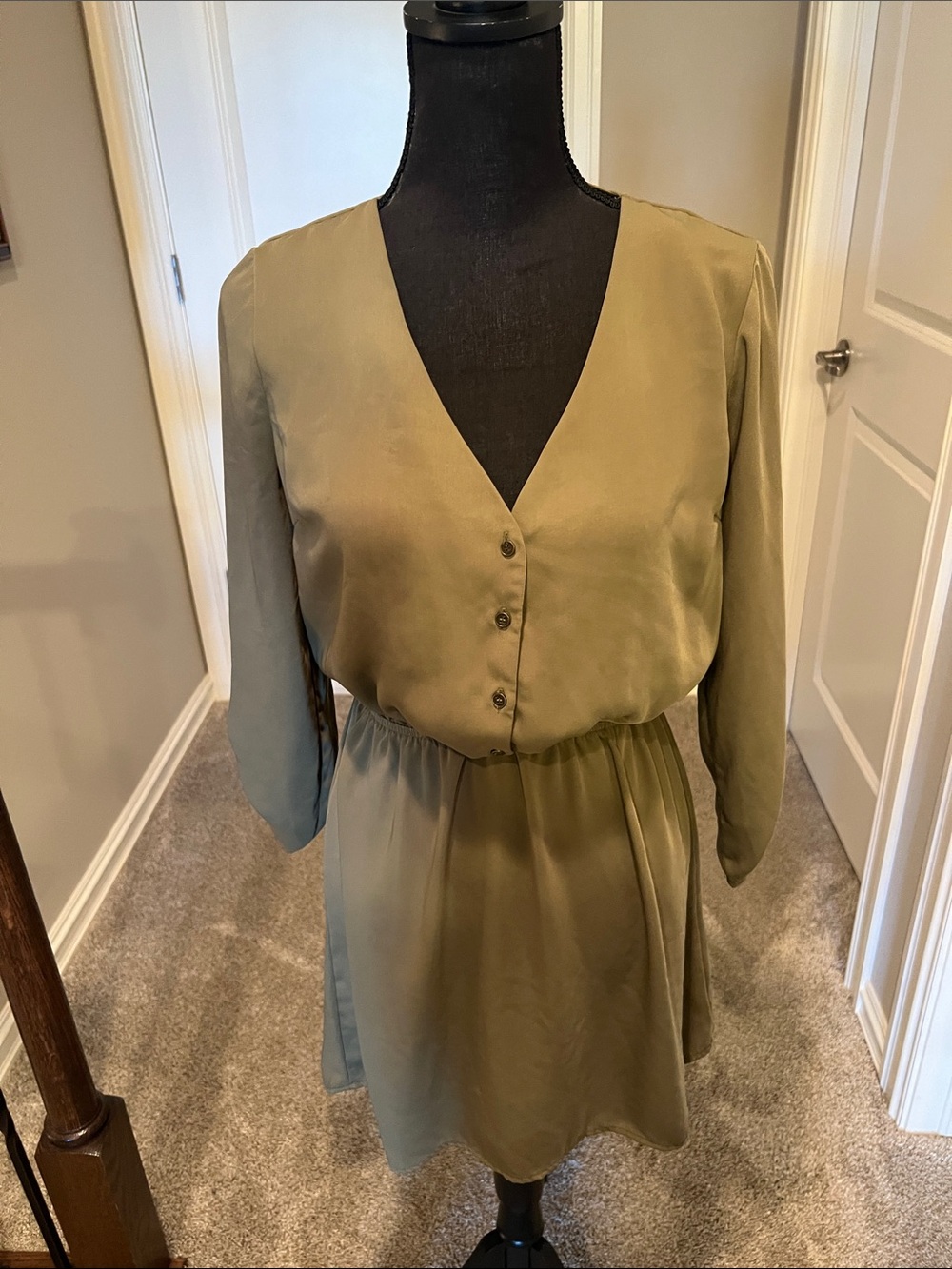 Forever 21 Olive Green V-Neck Button-Front Long Sleeve Dress
